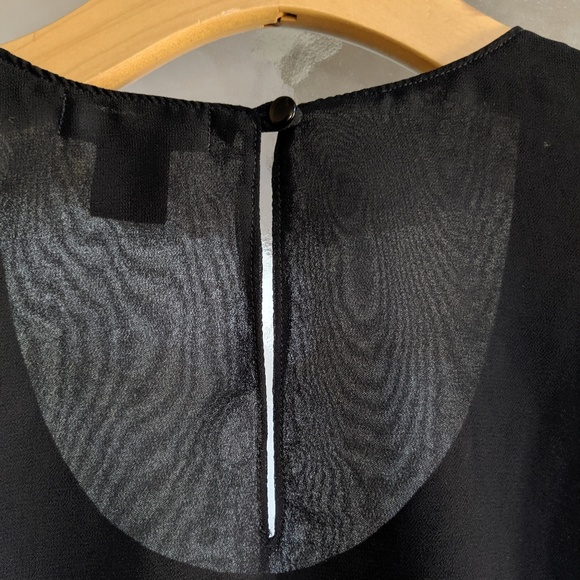 Festive Sleeveless Blouse - Picture 4 of 6